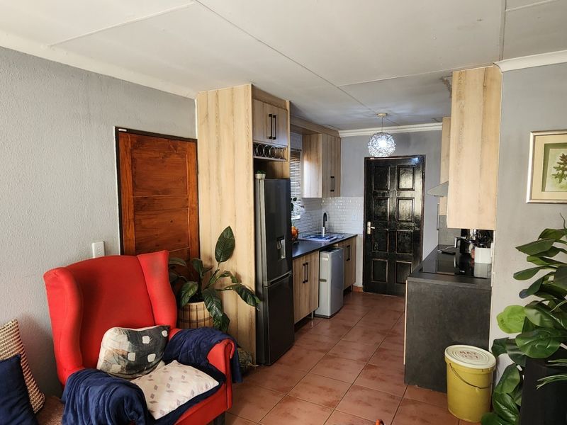 3 Bedroom House For Sale in Nellmapius, Pretoria - Photo 10
