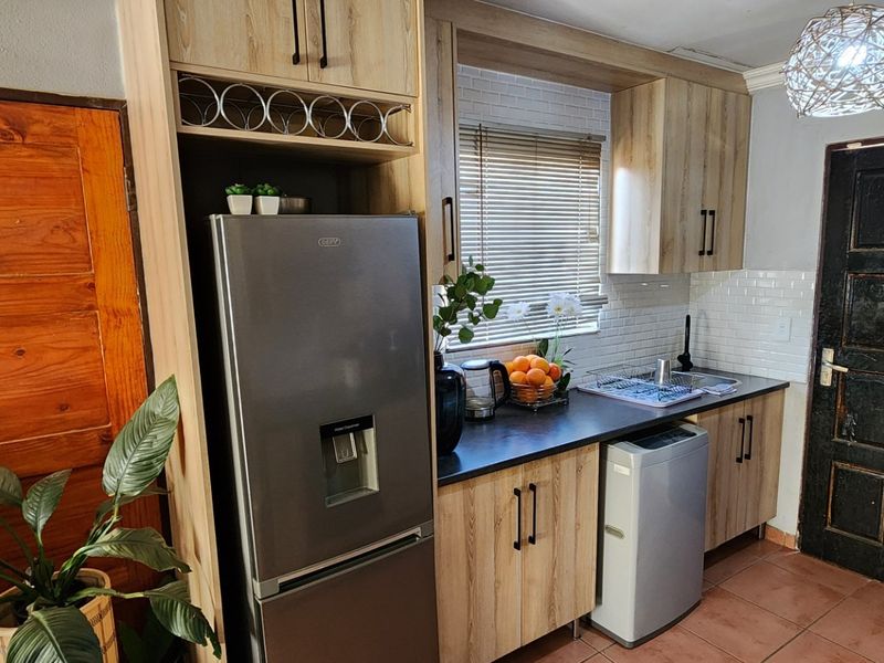 3 Bedroom House For Sale in Nellmapius, Pretoria - Photo 5