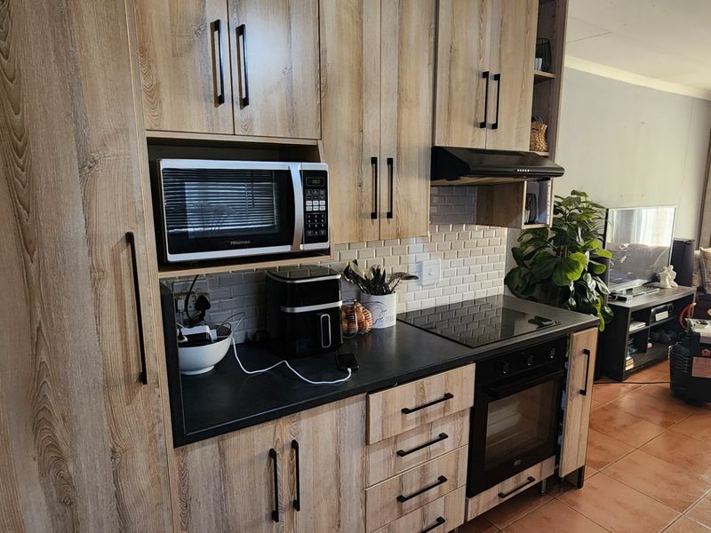 3 Bedroom House For Sale in Nellmapius, Pretoria - Photo 6