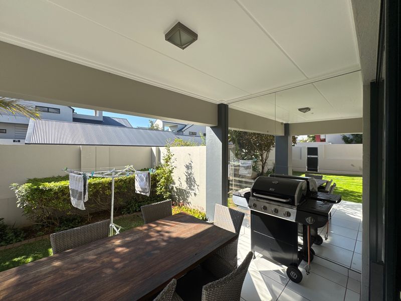 Apartment For Sale in Paulshof, Sandton - Photo 9