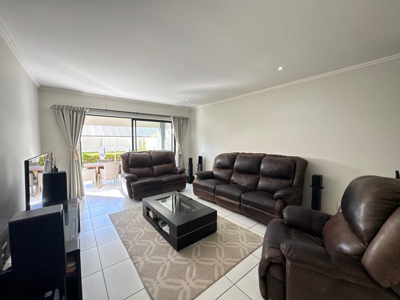Apartment For Sale in Paulshof, Sandton - Photo 7