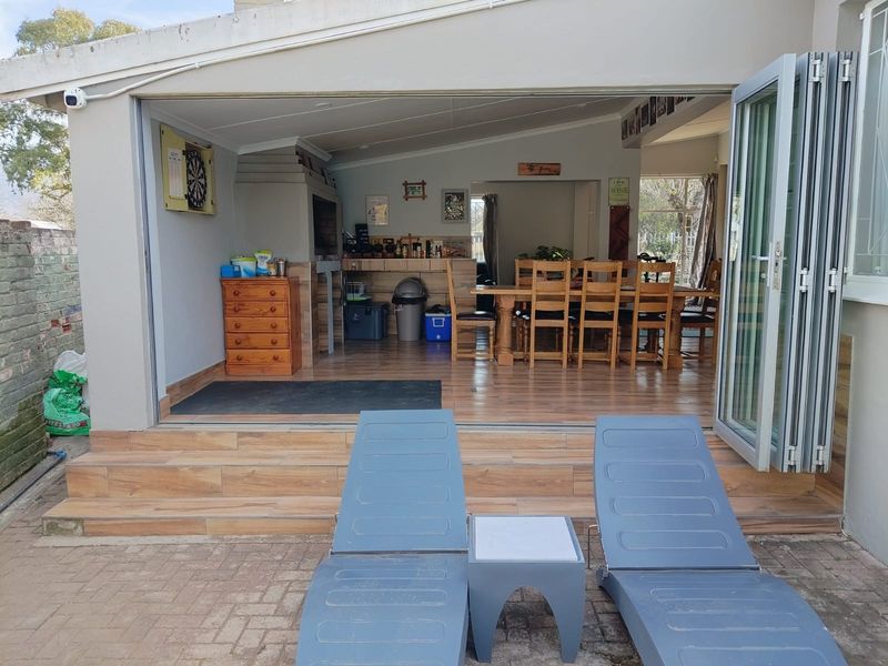 Fully Off-Grid 4 Bedroom Home with Income Generating Flatlet For Sale, Bergsig, Queenstown - Photo 8