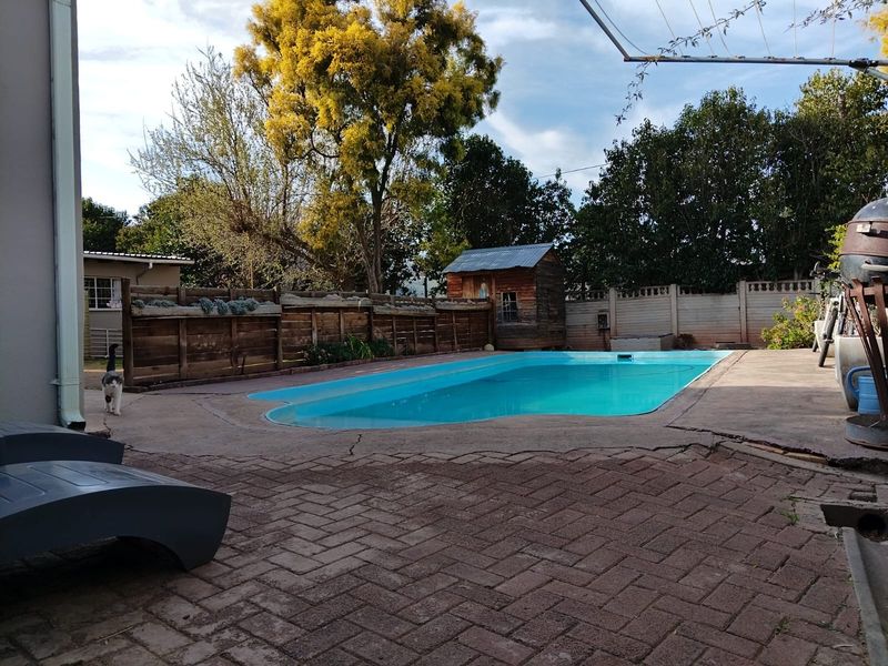 Fully Off-Grid 4 Bedroom Home with Income Generating Flatlet For Sale, Bergsig, Queenstown - Photo 7