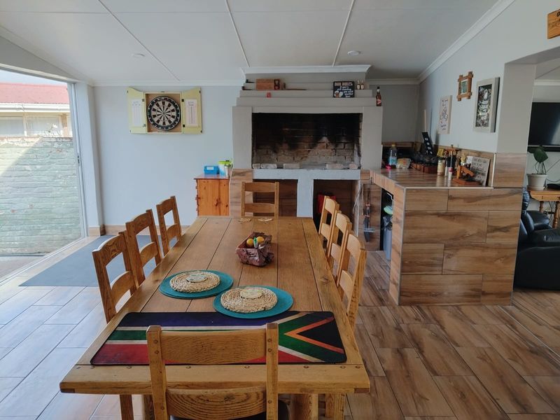 Fully Off-Grid 4 Bedroom Home with Income Generating Flatlet For Sale, Bergsig, Queenstown - Photo 10