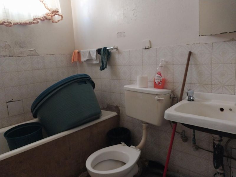 Apartment For Sale in Yeoville, Johannesburg - Photo 8