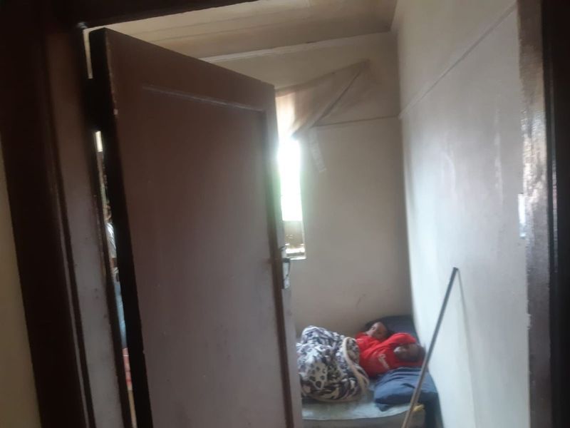 Apartment For Sale in Yeoville, Johannesburg - Photo 5