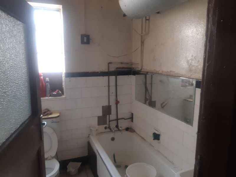 Apartment For Sale in Yeoville, Johannesburg - Photo 8