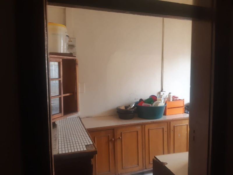 Apartment For Sale in Yeoville, Johannesburg - Photo 6