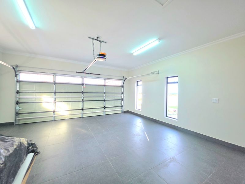 Exclusive Brand-New Luxury 4-Bedroom Home in Fountains Estate | Jeffrreys Bay - Photo 9