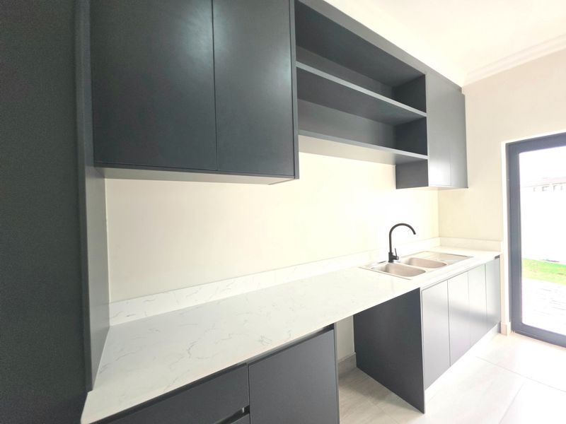 Exclusive Brand-New Luxury 4-Bedroom Home in Fountains Estate | Jeffrreys Bay - Photo 7