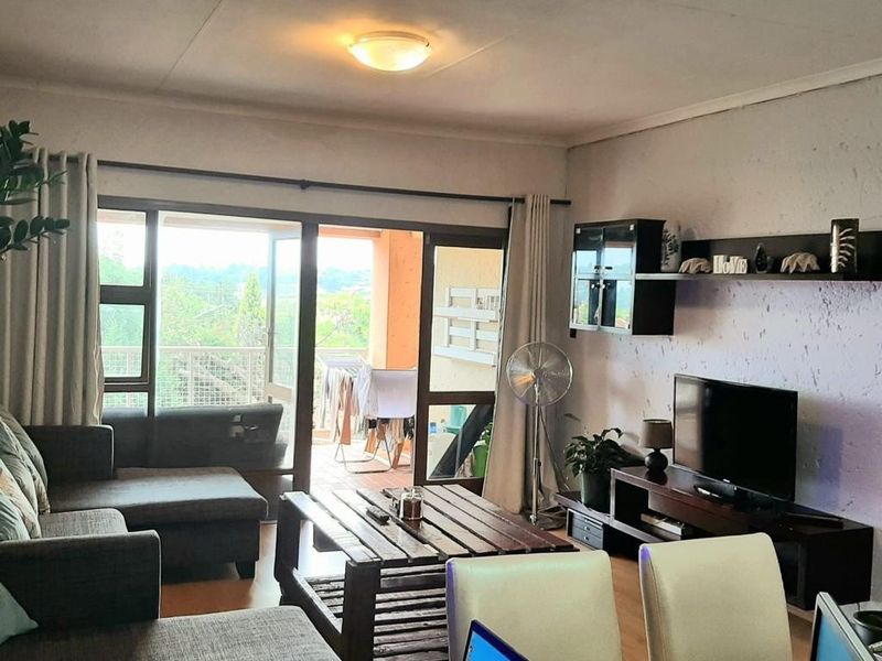 Apartment For Sale in Corlett Gardens, Johannesburg - Photo 3