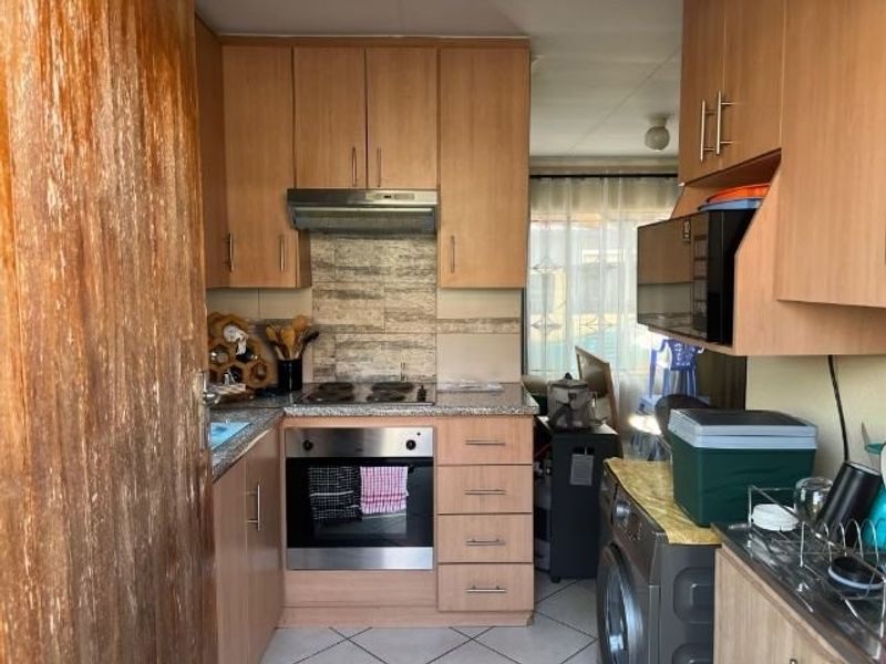 House For Sale in Nellmapius, Pretoria - Photo 3