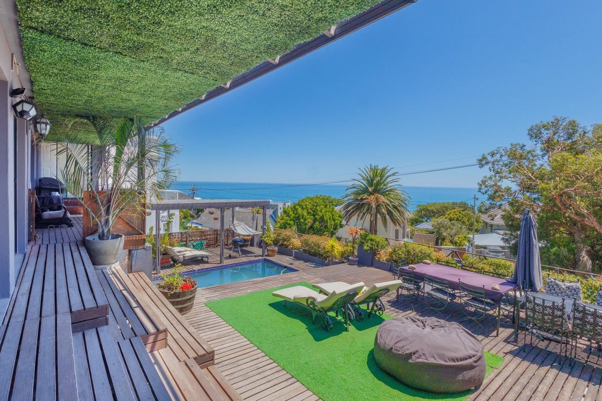 Income Investment property for sale in Camps Bay, Cape Town - Photo 2