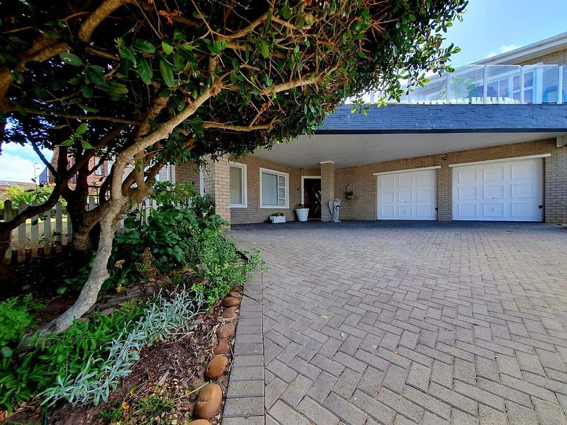 Ideal Multi-Generational Home in the Heart of Boggomsbaai - Photo 3