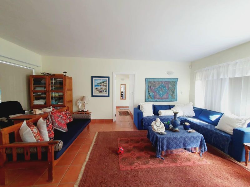 Ideal Multi-Generational Home in the Heart of Boggomsbaai - Photo 10