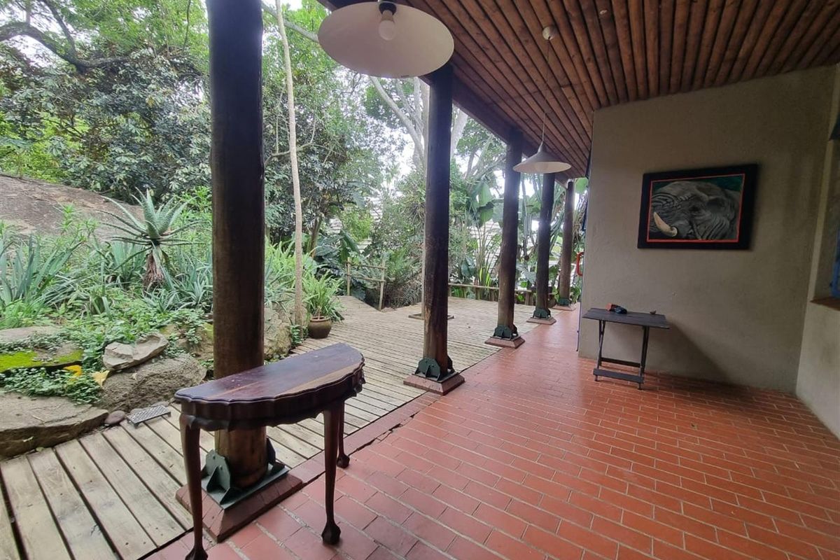 Natural light and rustic charm - Photo 4