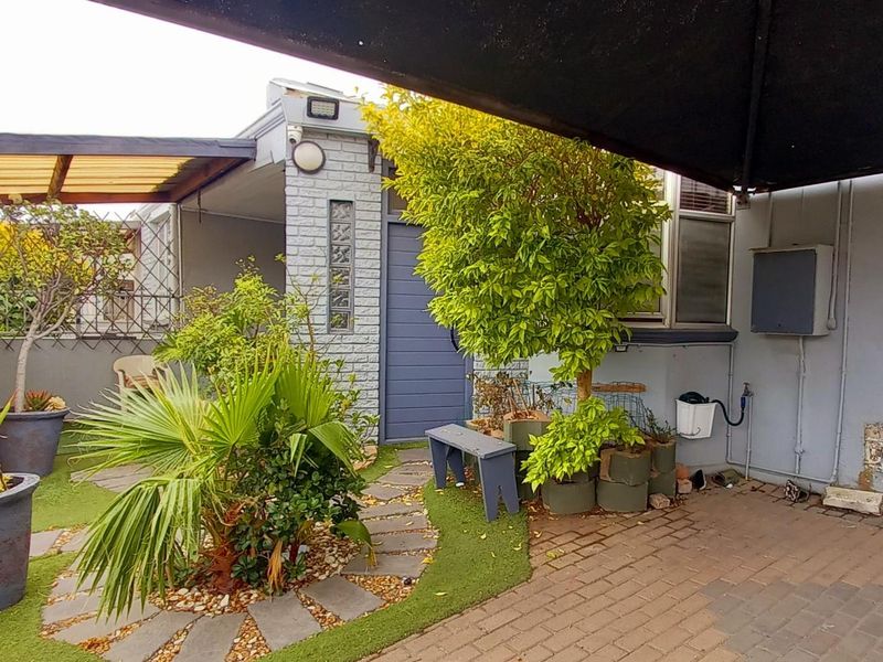 House Under Offer in Maitland Cape Town - Photo 3