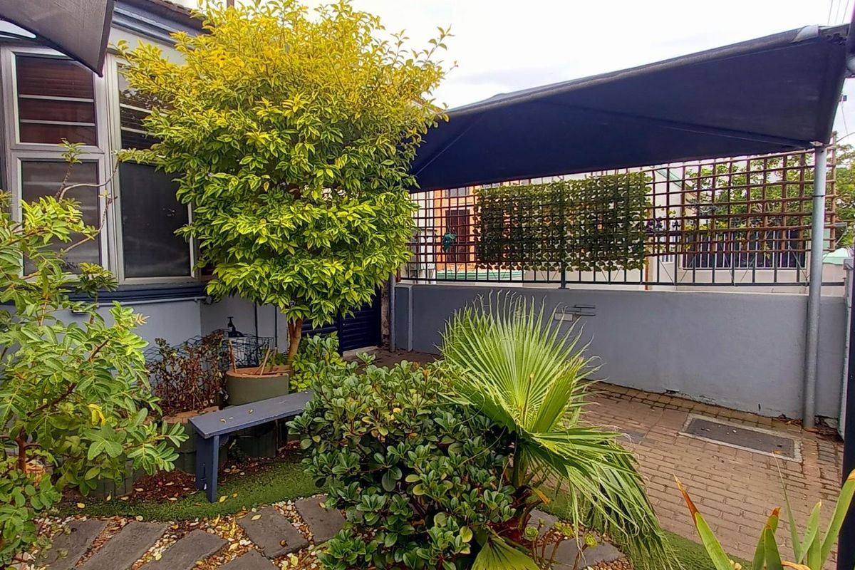 House Under Offer in Maitland Cape Town - Photo 2