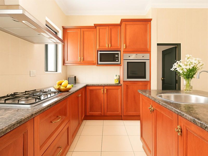 Exceptional 6 Bedroom Luxury Estate Home in Beverley Sandton Estate - Photo 10