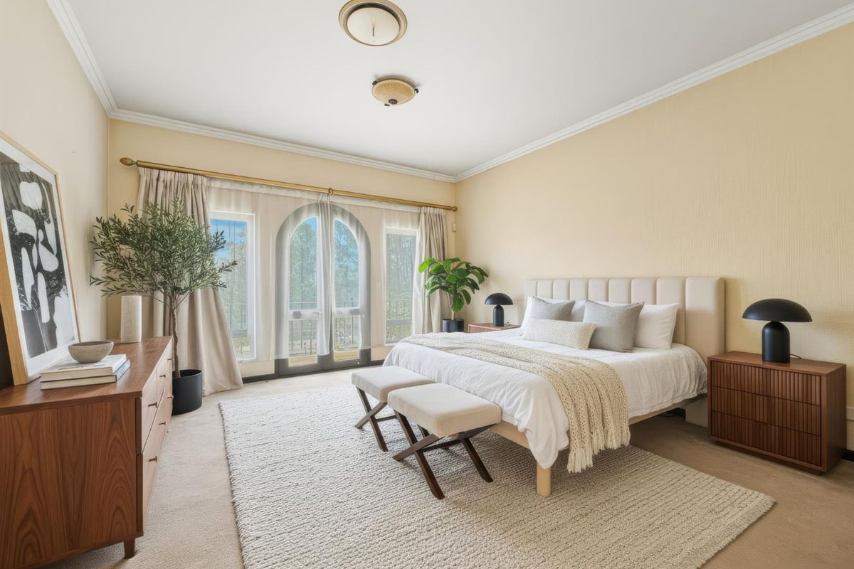 Exceptional 6 Bedroom Luxury Estate Home in Beverley Sandton Estate - Photo 4