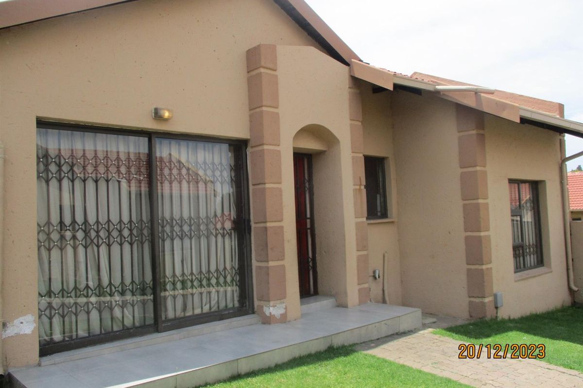 House For Sale in Birchleigh North, Kempton Park - Photo 3