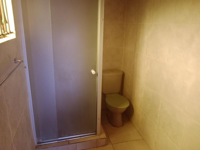 3 Bedroom House with a Garage To Rent in Philip Nel Park, Pretoria West - Photo 3