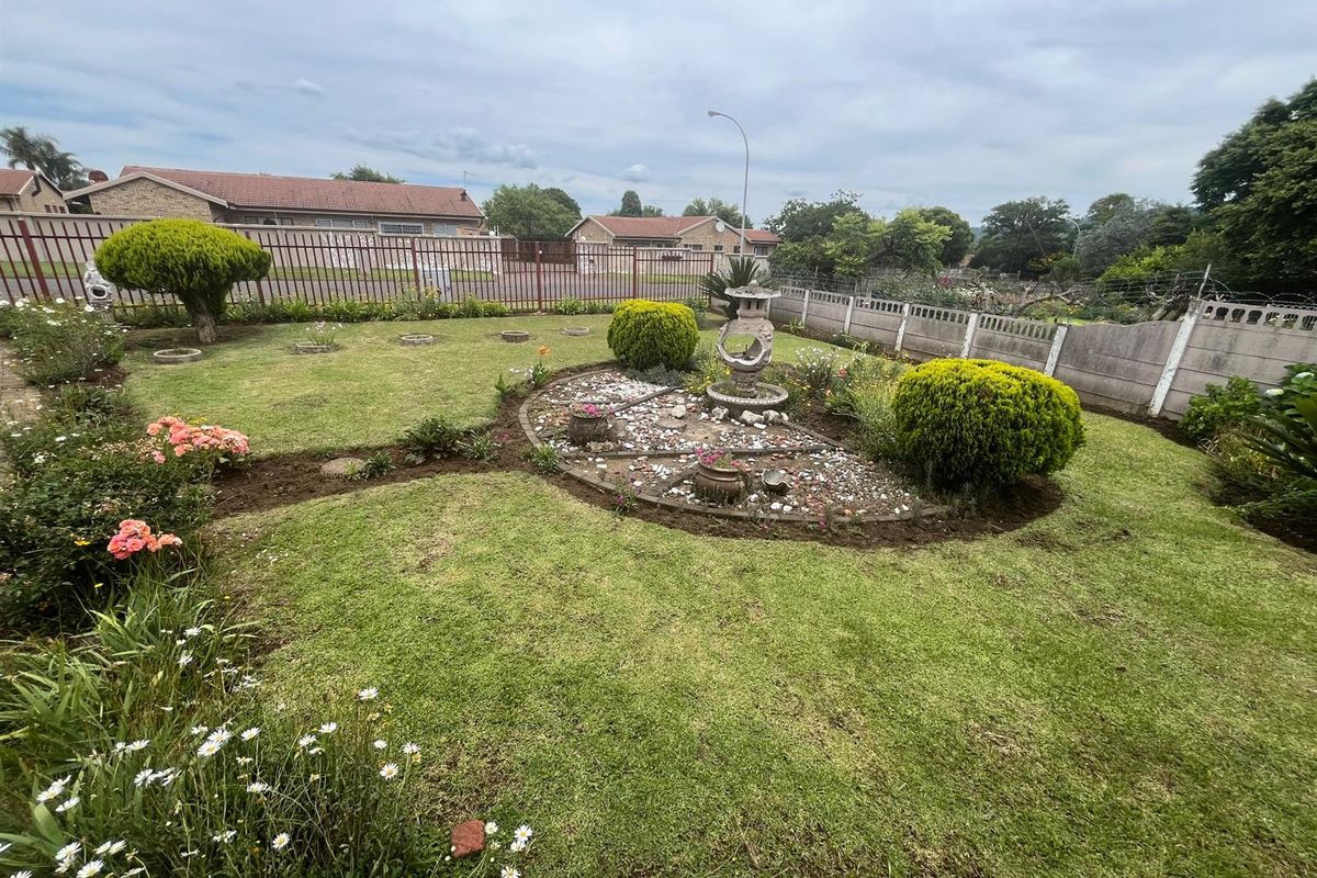 4 bedroom House For Sale in Dundee, KwaZulu Natal - Photo 4