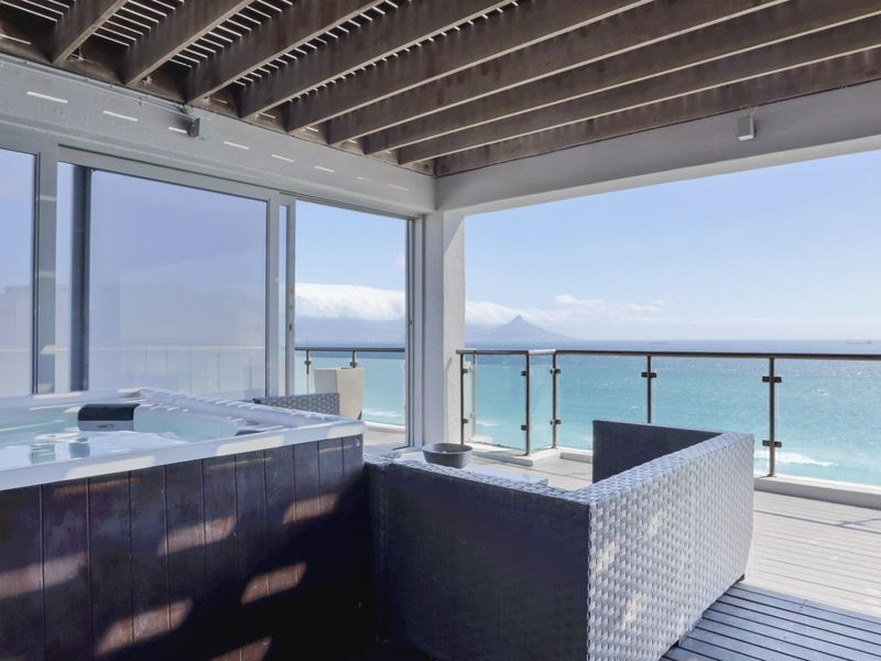 Exclusive Beachfront Penthouse Apartment - Photo 5