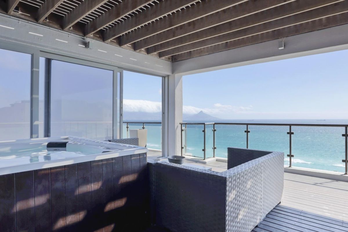 Exclusive Beachfront Penthouse Apartment - Photo 5