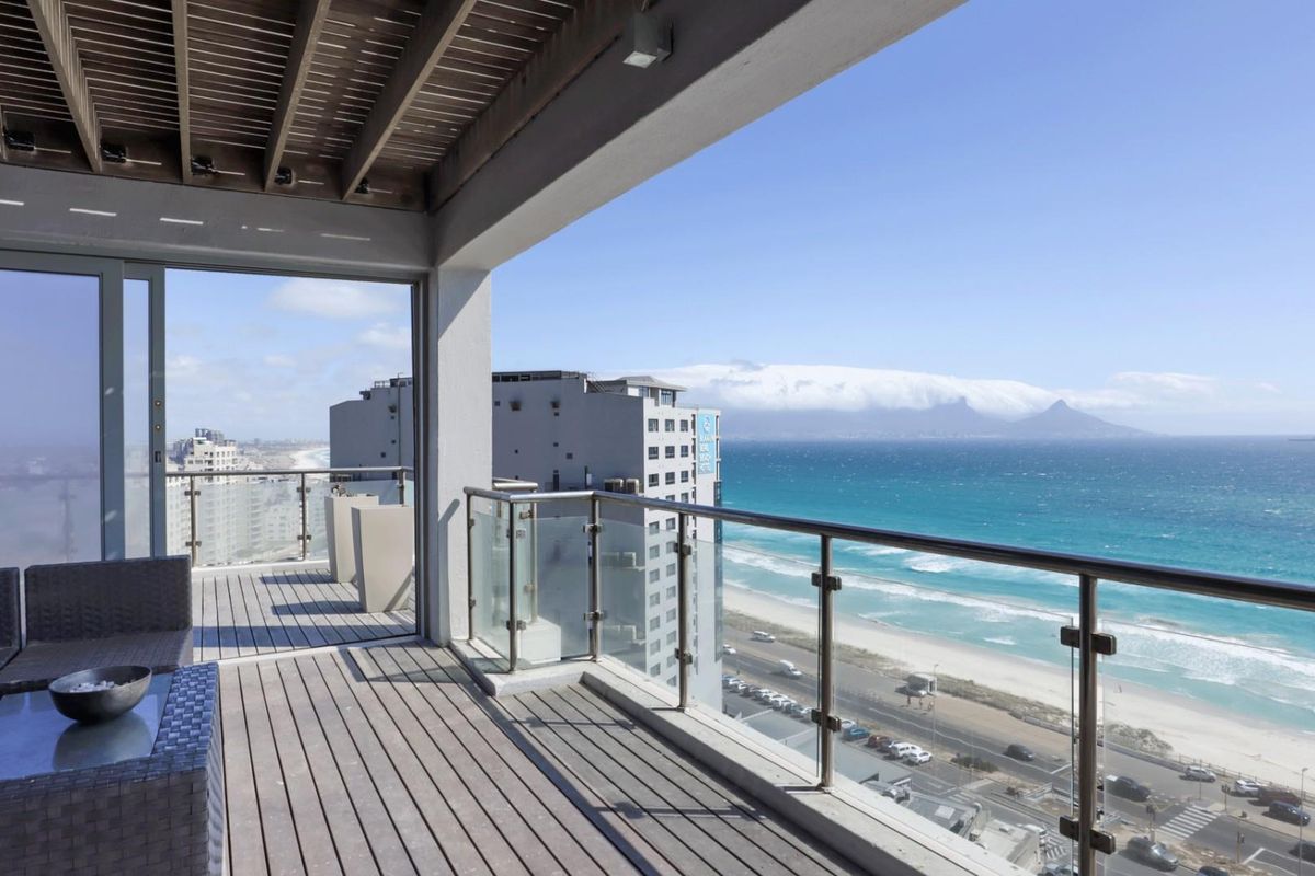 Exclusive Beachfront Penthouse Apartment - Photo 3