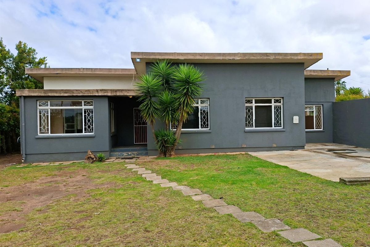 SOLD | Family Home on a Generous 1,606 m2 Plot - Photo 2