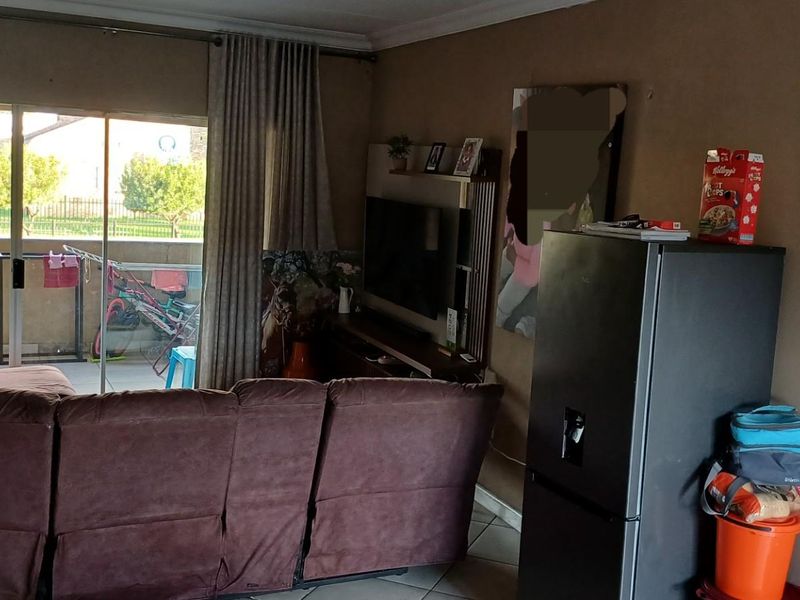 Two-bedroom Apartment For Sale in Kriel - Photo 3