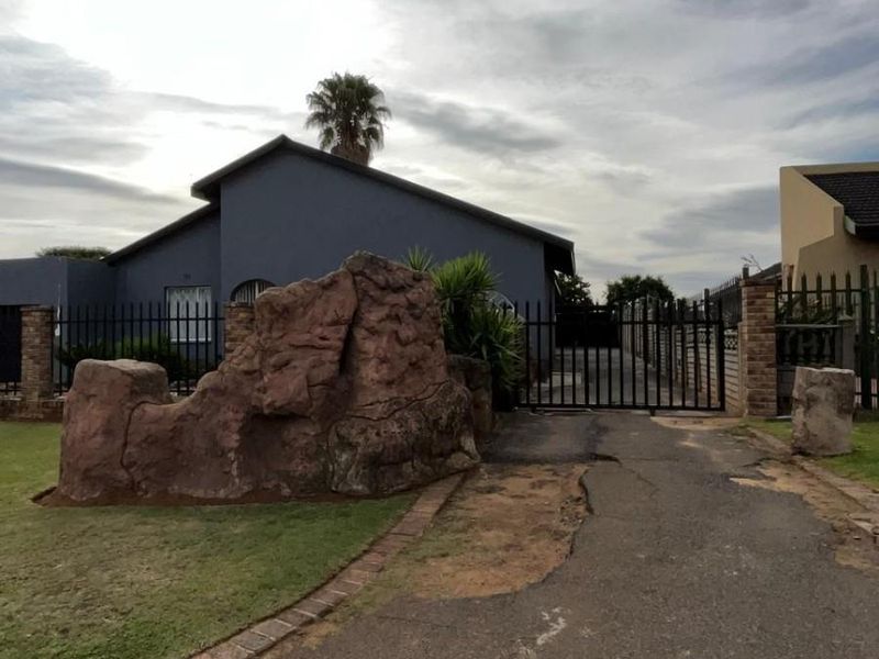 House For Sale in Del Judor Ext 2, Del Judor, Witbank - Photo 4