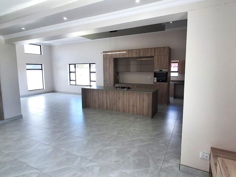 House For Sale in Fountains Estate, Jeffreys Bay - Photo 4