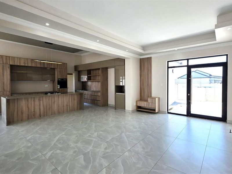 House For Sale in Fountains Estate, Jeffreys Bay - Photo 5