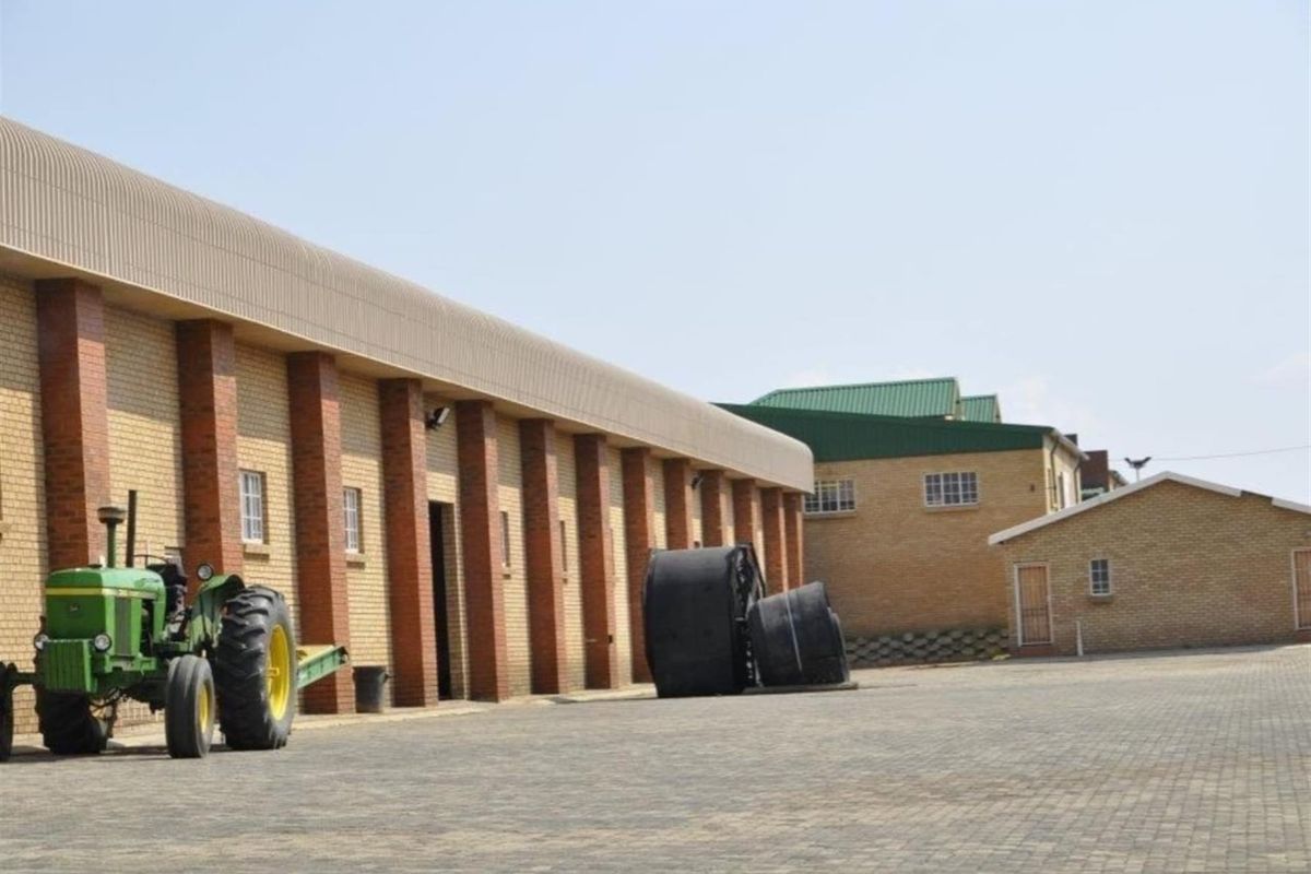 Industrial Property For Sale in Marelden, Witbank - Photo 2