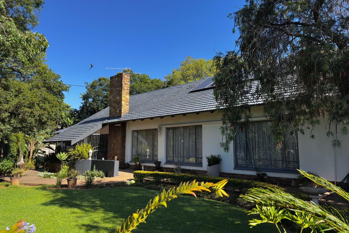 House For Sale in Maroelana, Pretoria - Photo 2