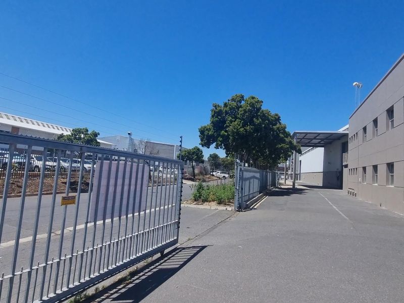 3100sqm Warehouse To Rent in Montague Gardens, Milnerton - Photo 3