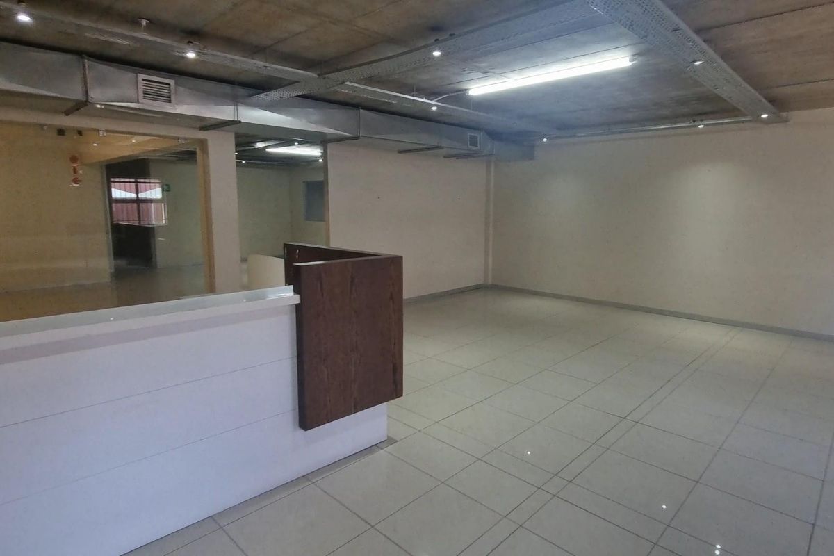 3100sqm Warehouse To Rent in Montague Gardens, Milnerton - Photo 5