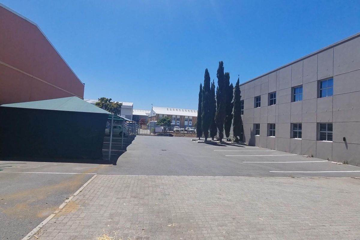 3100sqm Warehouse To Rent in Montague Gardens, Milnerton - Photo 4
