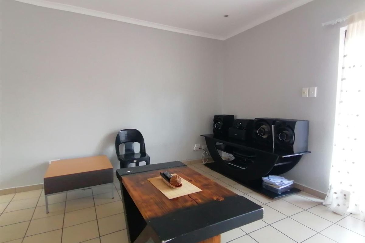 Margate. Townhouse in secure eco estate - Photo 5