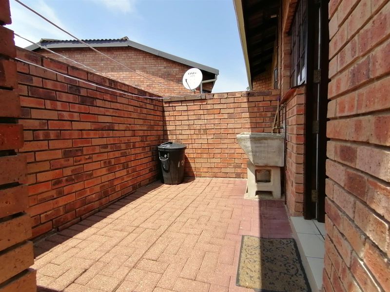 Margate. Townhouse in secure eco estate - Photo 3