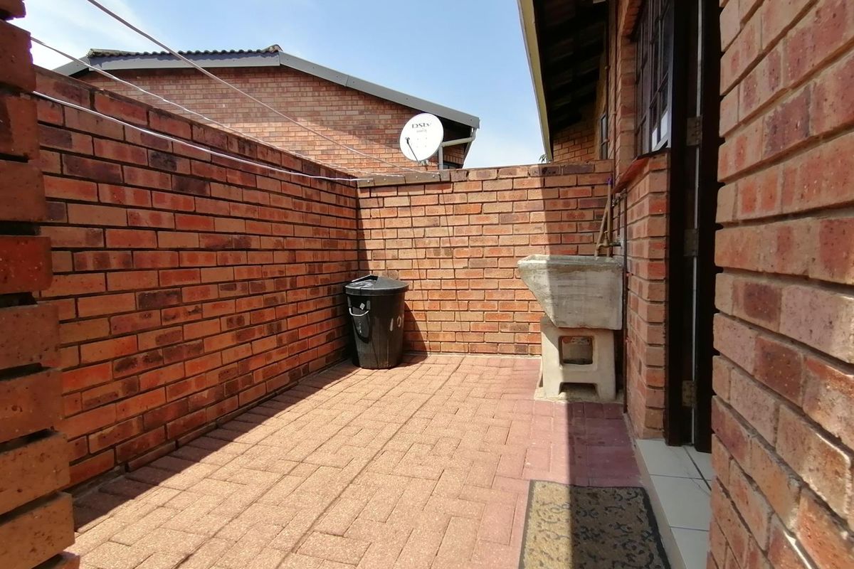 Margate. Townhouse in secure eco estate - Photo 3