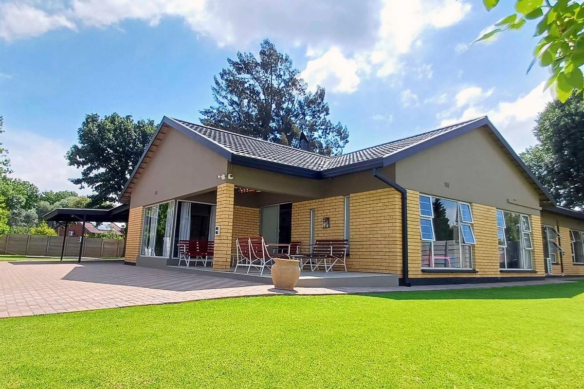 One of Jan Cilliers Finest Homes - Photo 2