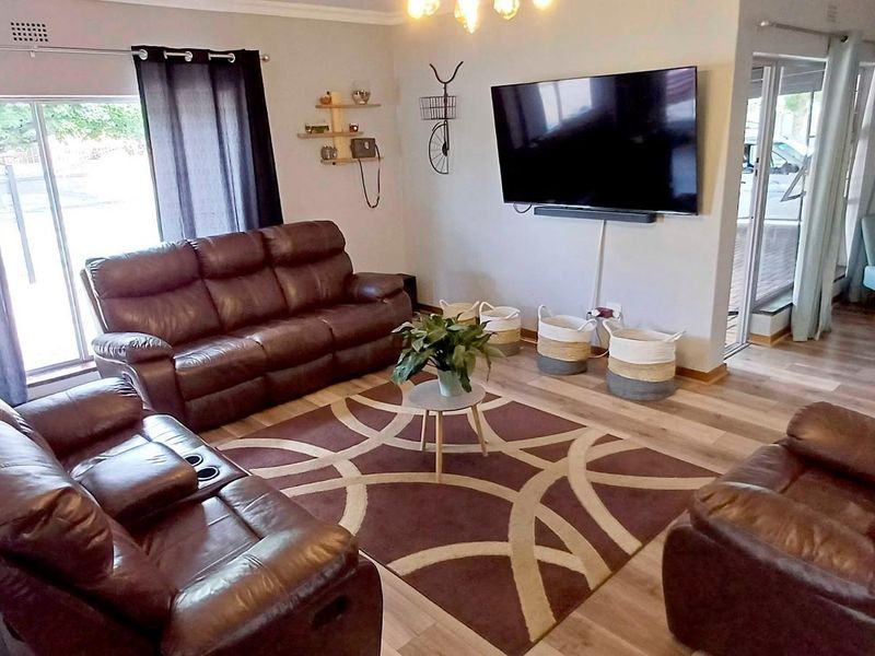 One of Jan Cilliers Finest Homes - Photo 6