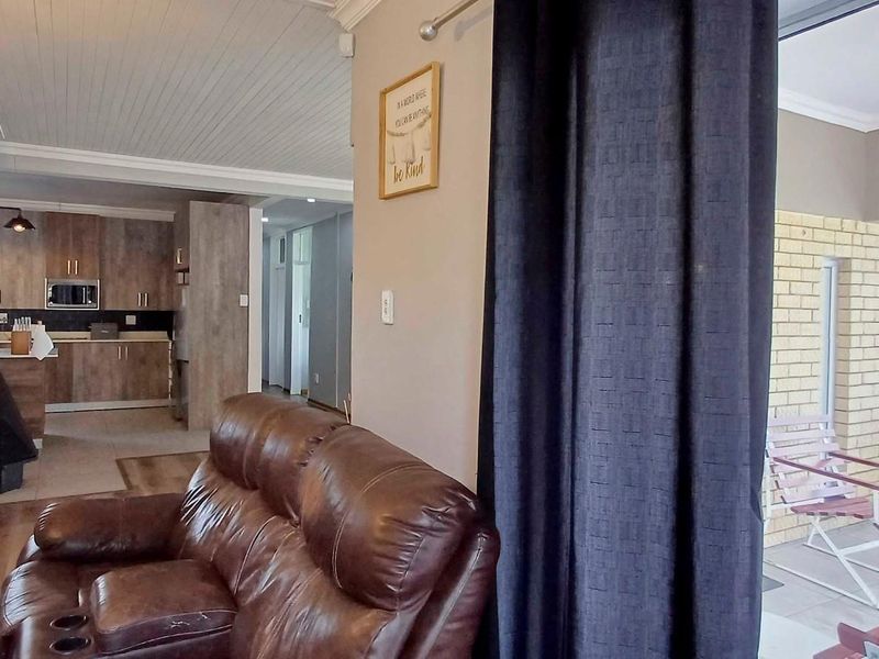 One of Jan Cilliers Finest Homes - Photo 8