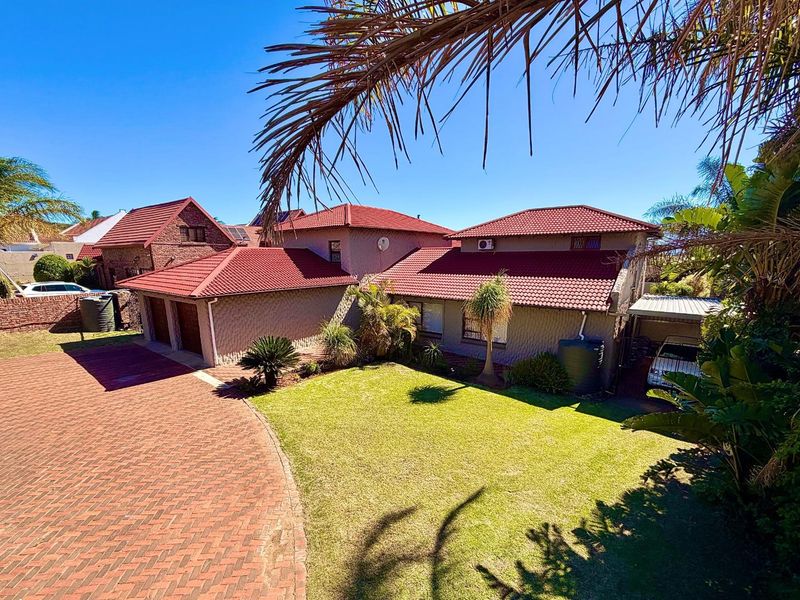 Elegant Family Living in Winterhoek Park | Listed by Danté Koen, eXp Realty - Photo 4