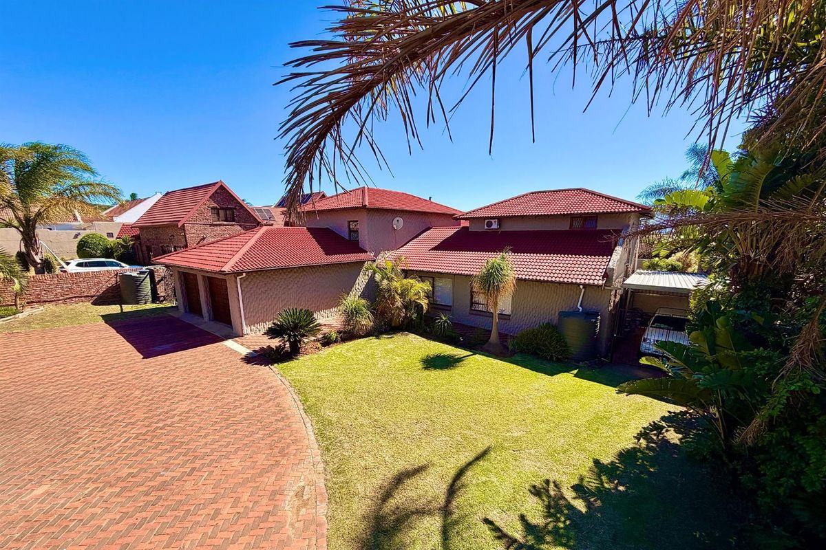 Elegant Family Living in Winterhoek Park | Listed by Danté Koen, eXp Realty - Photo 4