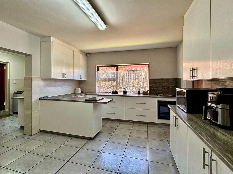 Elegant Family Living in Winterhoek Park | Listed by Danté Koen, eXp Realty - Photo 10