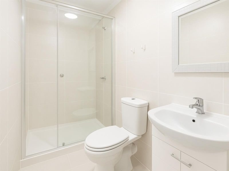 2 Bedroom En Suite Luxury Apartment | Elevated Living with Uninterrupted Table Mountain View - Photo 8